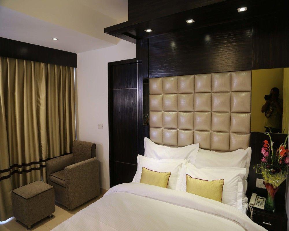 Hotel Sri Nanak Continental Delhi  Dış mekan fotoğraf