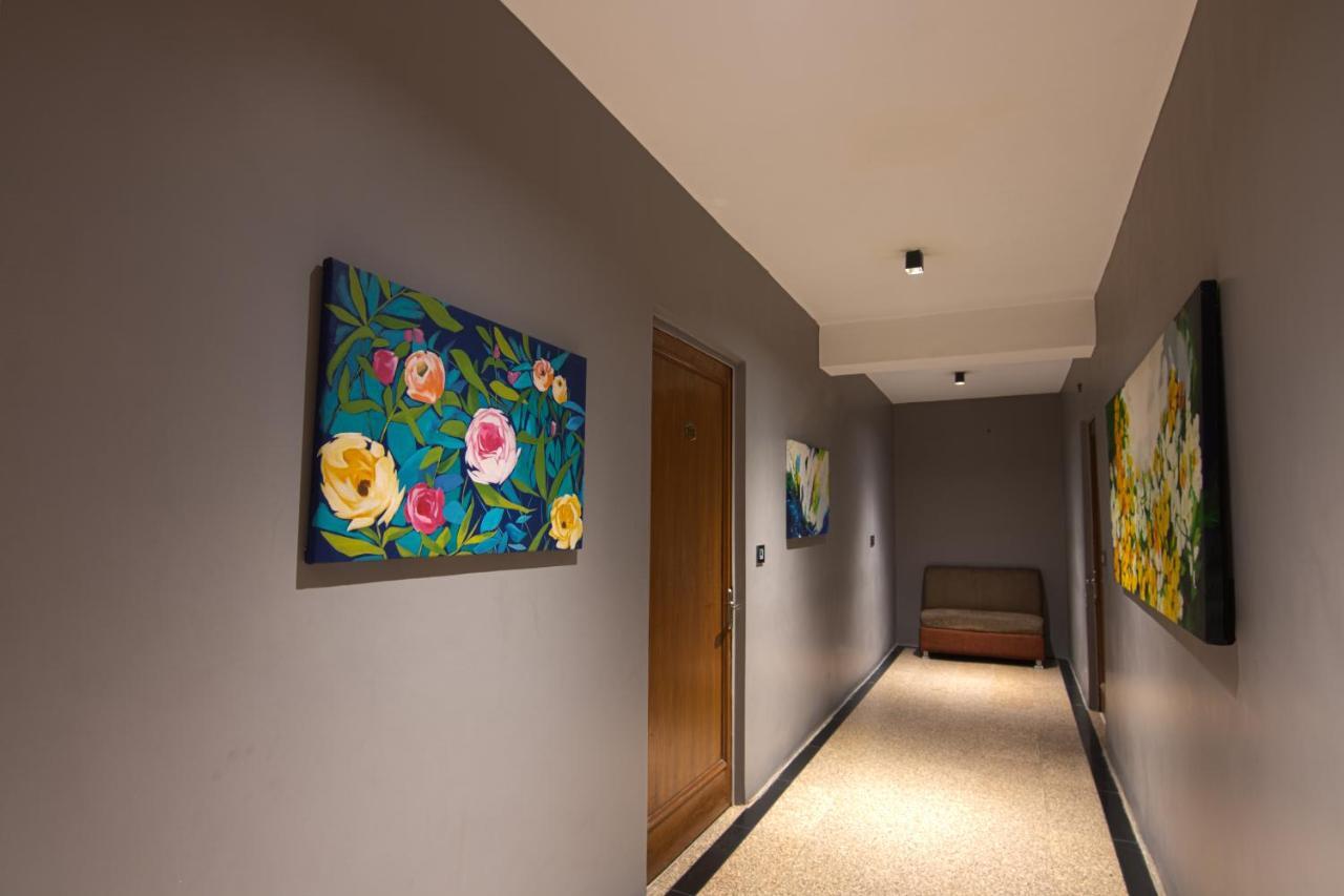 Hotel Sri Nanak Continental Delhi  Dış mekan fotoğraf